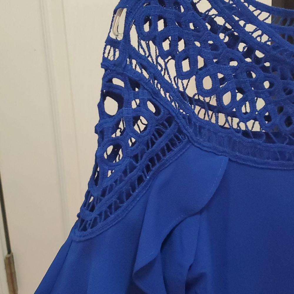 Blue top - Picture 4 of 5